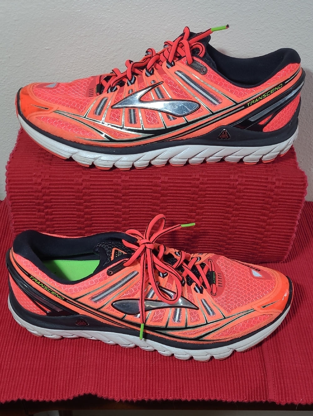 Brooks Transcend Mens Running Shoes with Silver Logos